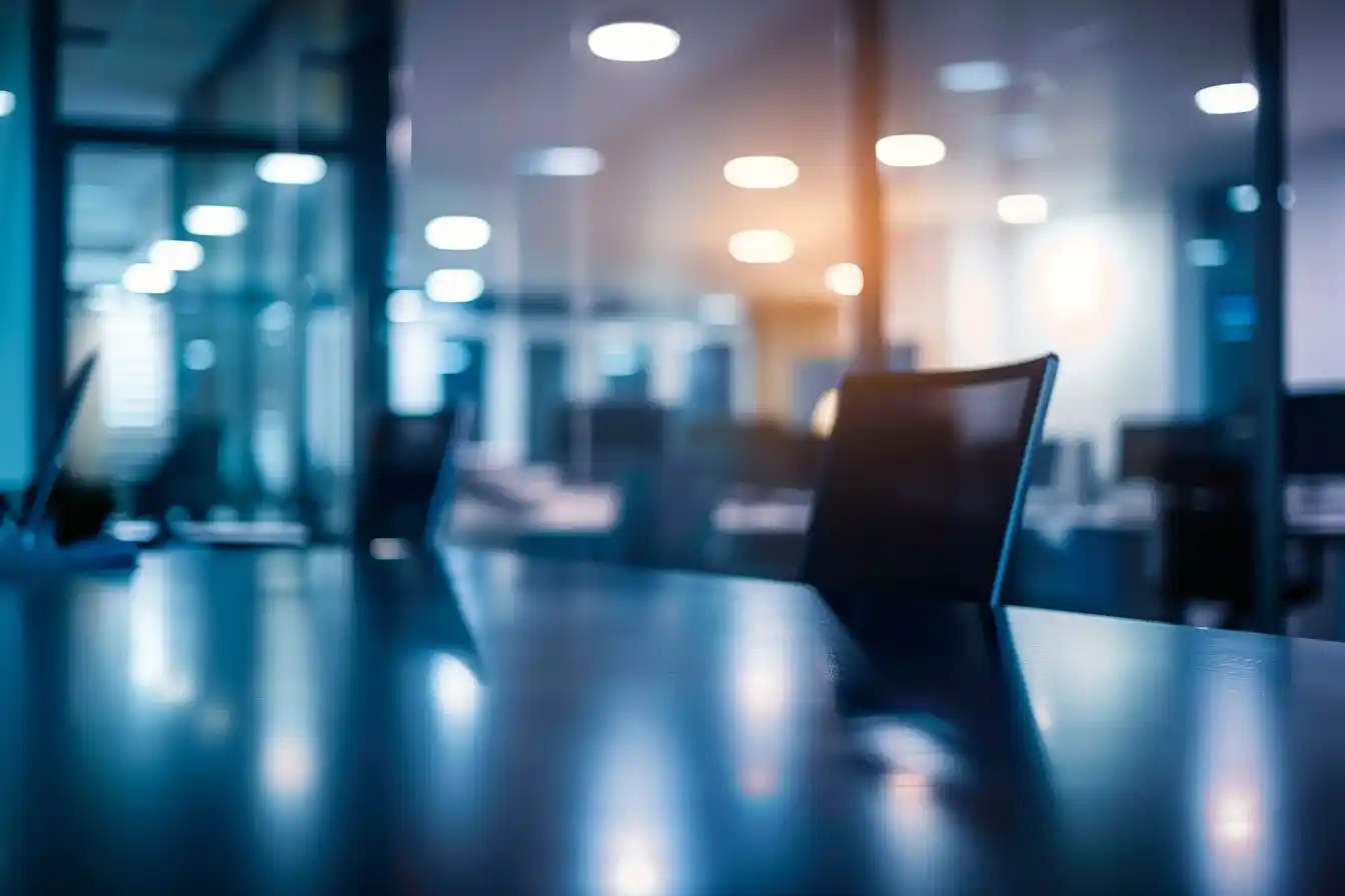 Blurred Night Office Midjourney提示词