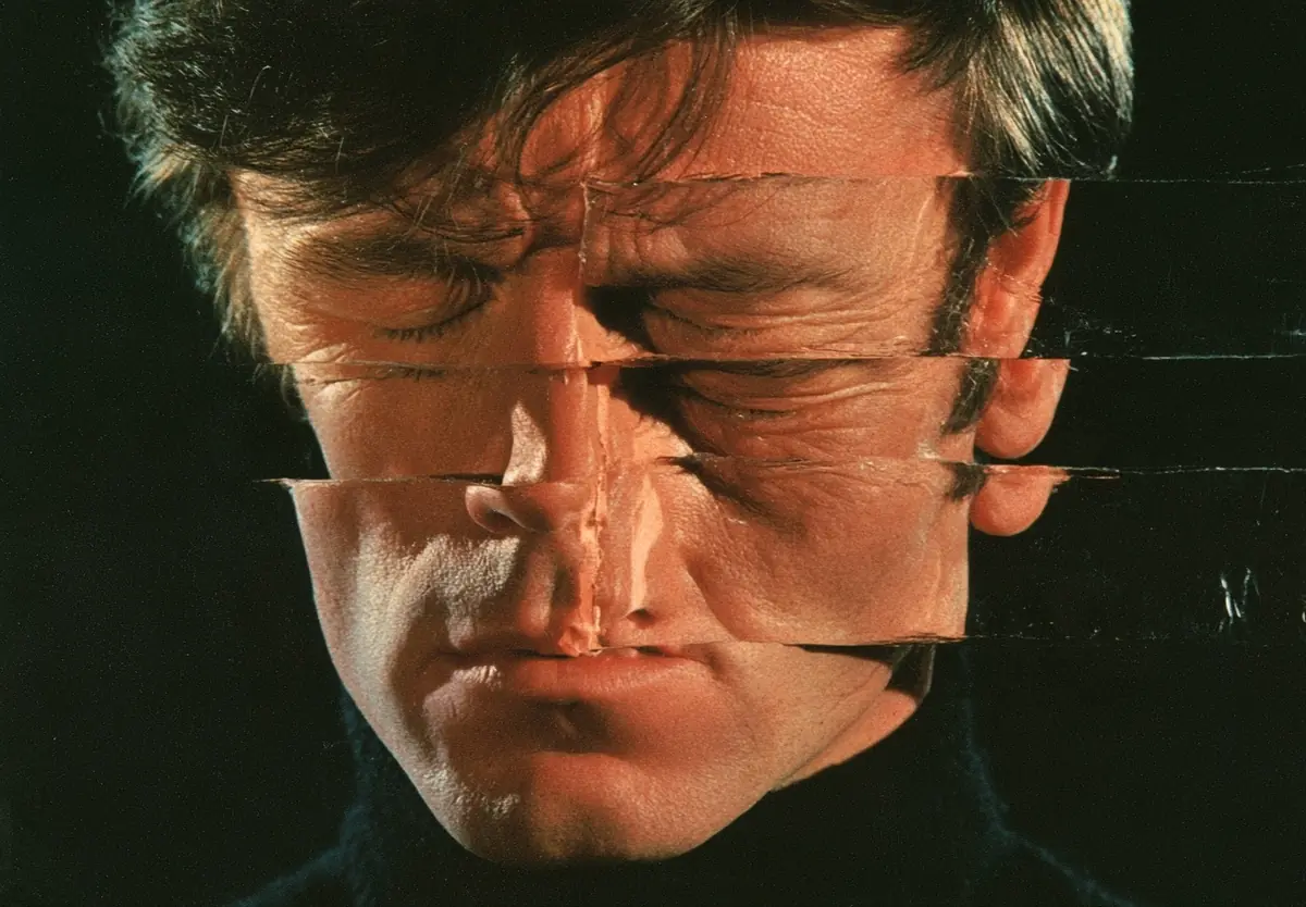 Split Face Practical Effects Midjourney提示词
