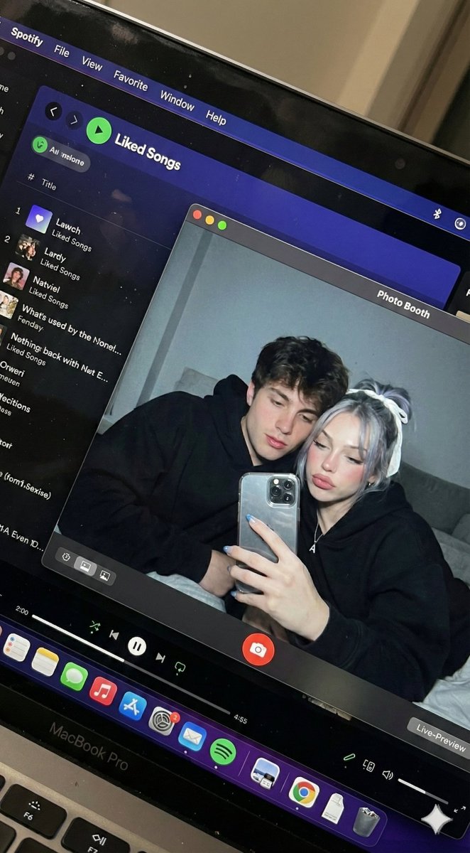 Young Couple Selfie on Laptop Screen | Candid Photobooth Image Nano Banana提示词