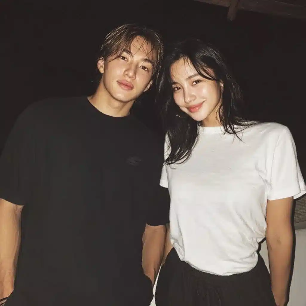 Korean Couples in Minimalist Fashion Midjourney提示词