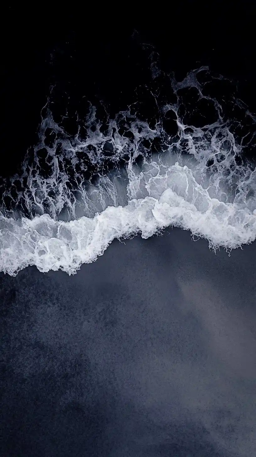 Hyper-Realistic Ocean Nightscape Midjourney提示词