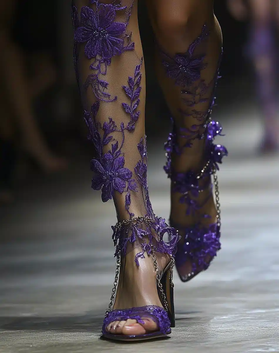 Purple Sandals with Chains Midjourney提示词