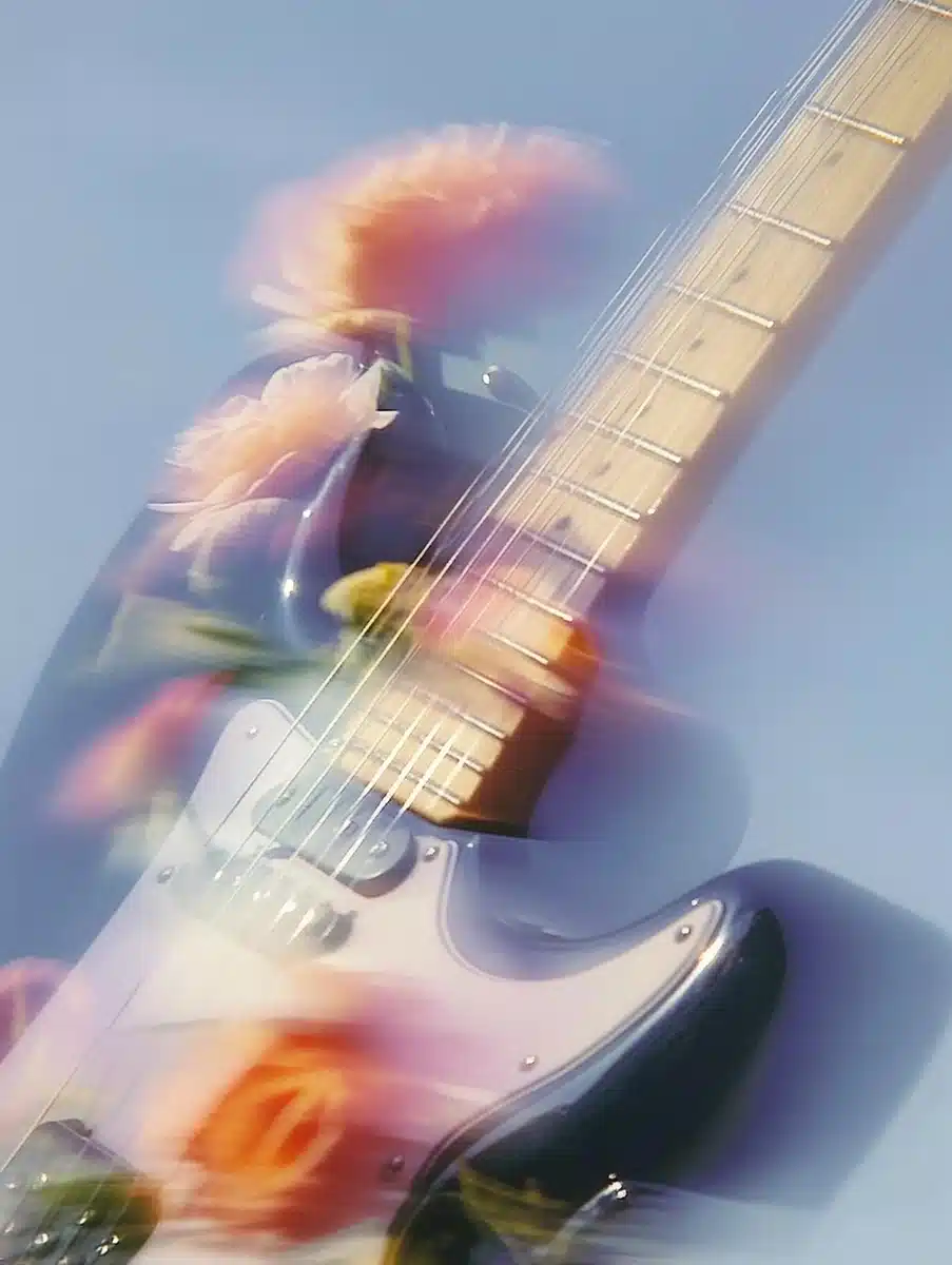 Transparent Guitar with Toadstools Midjourney提示词