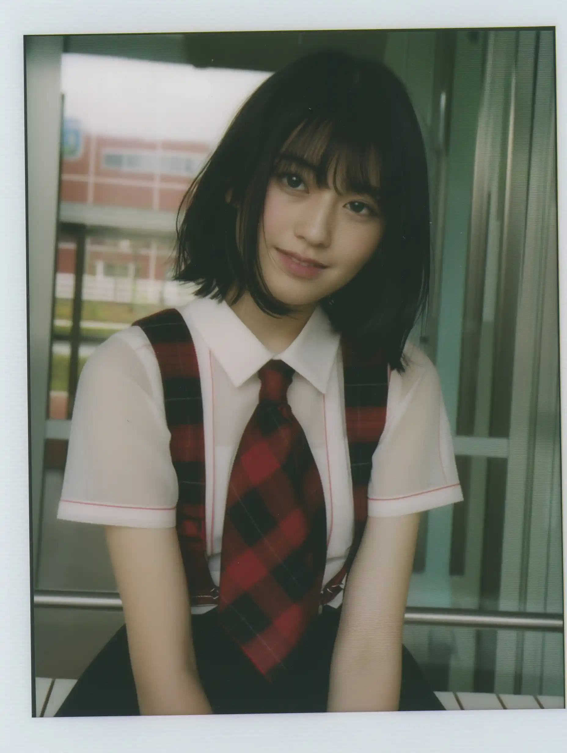 Japanese Schoolgirl Polaroid Midjourney 提示词生成效果
