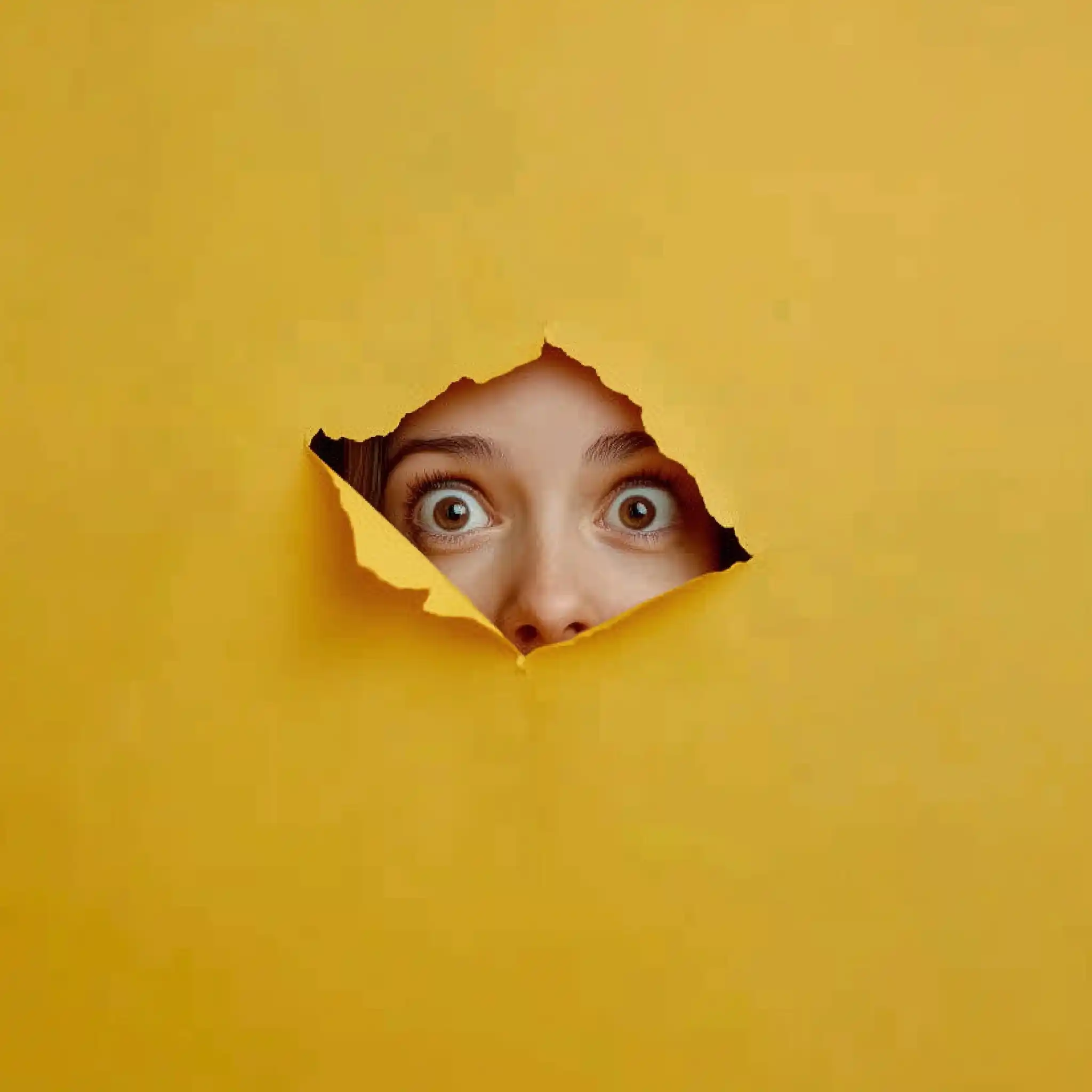 Cheerful Woman Through Yellow Paper Midjourney提示词