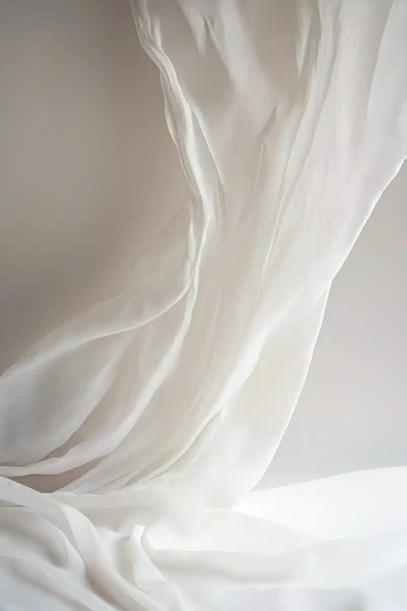 Minimalist White Background Midjourney提示词