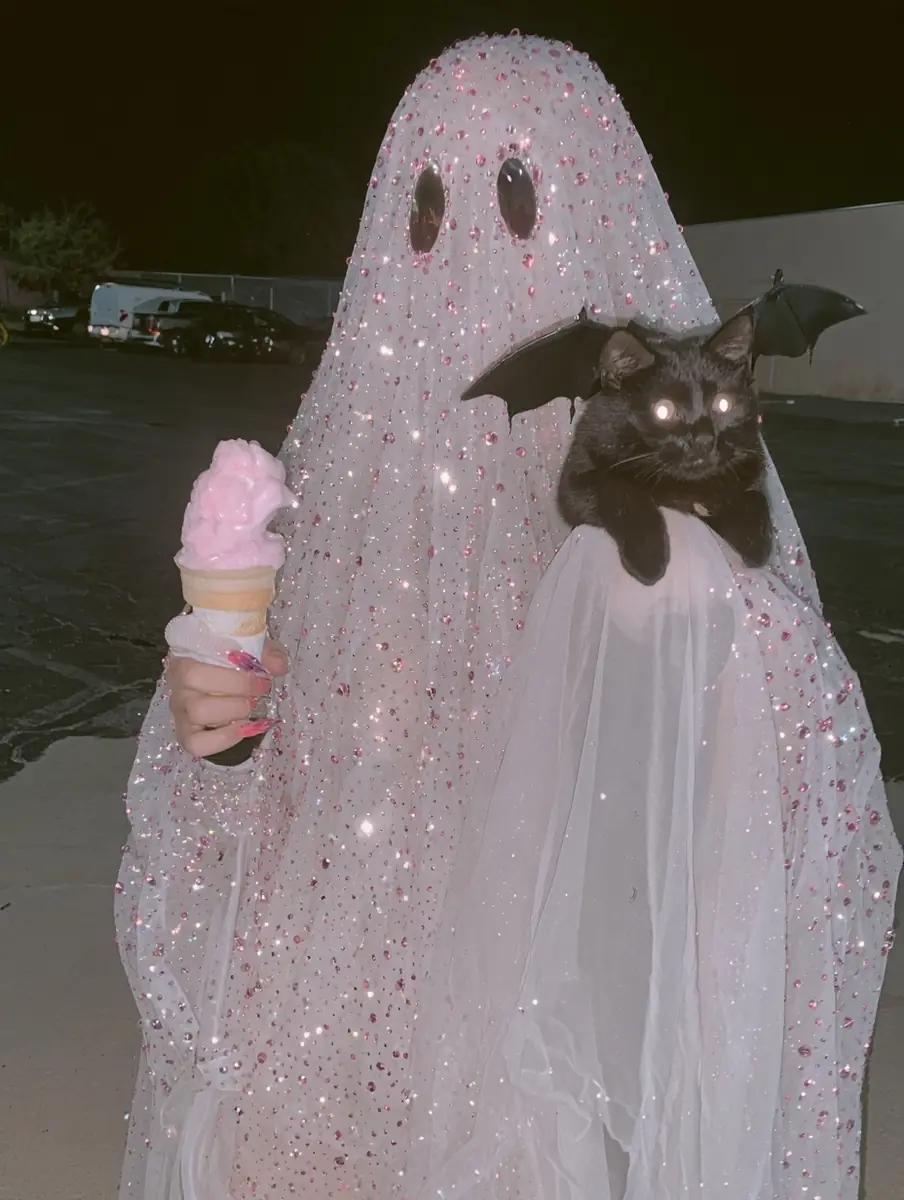 Bedazzled Ghost Costume Photo Midjourney提示词