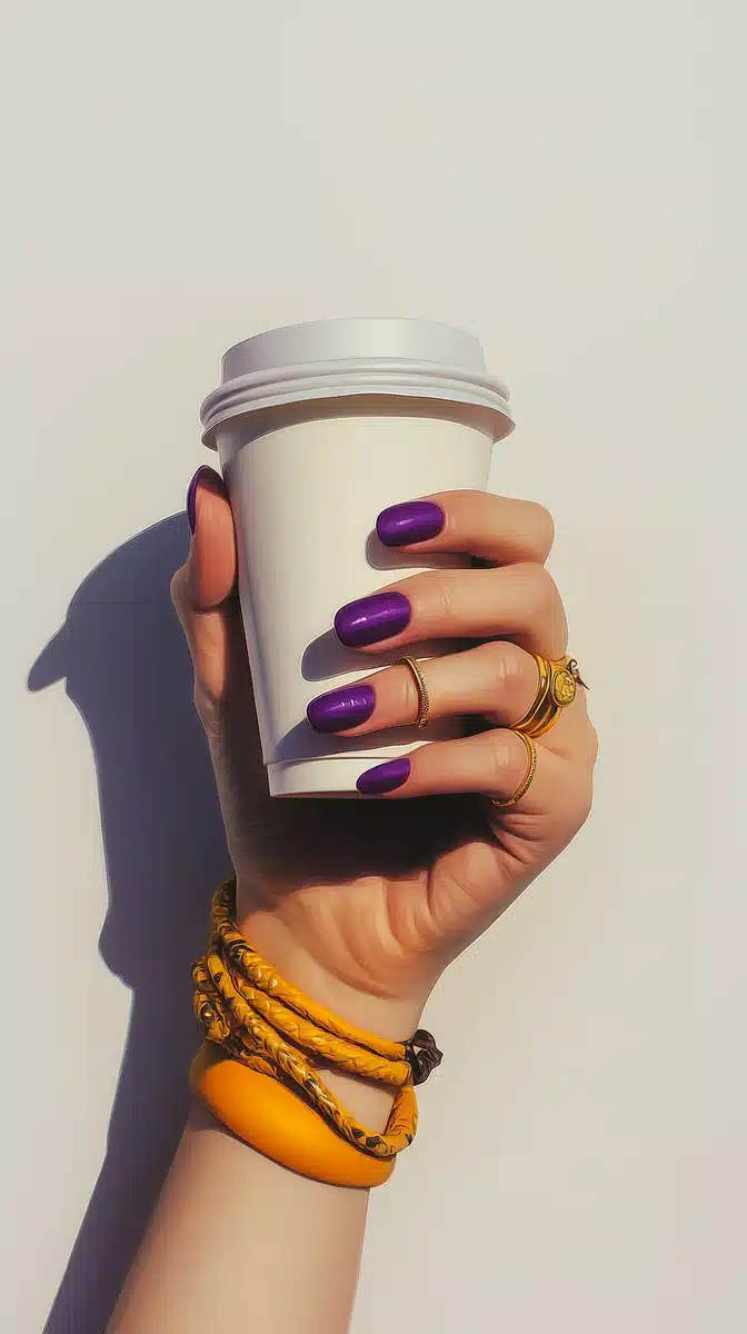 Hyperrealistic Hand with Coffee Midjourney提示词