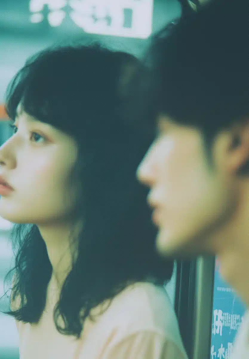 Hong Kong Fashion Duo Midjourney提示词